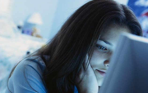Children Should Not Spend More Than 2 Hours On Internet