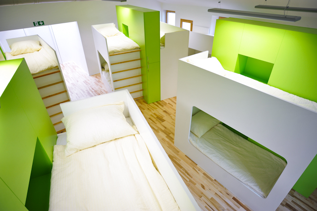 Youth Hostel Room: Aiming For The Wow Effect